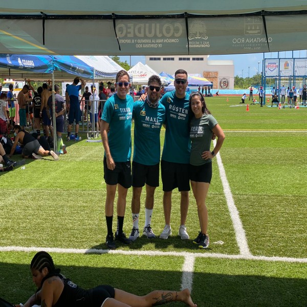 Alejandro Gonzalez Lara debuta en competencia nacional de crossfit junto al Rusten team Mérida.